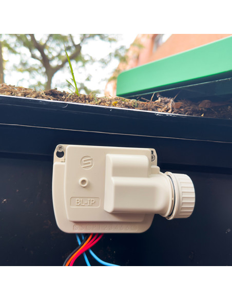 Programador SOLEM BL-IP instalado en arqueta · fotografía oficial SOLEM